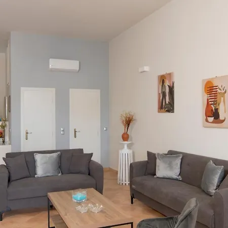 Vakantiehuis Filina's Luxury House *